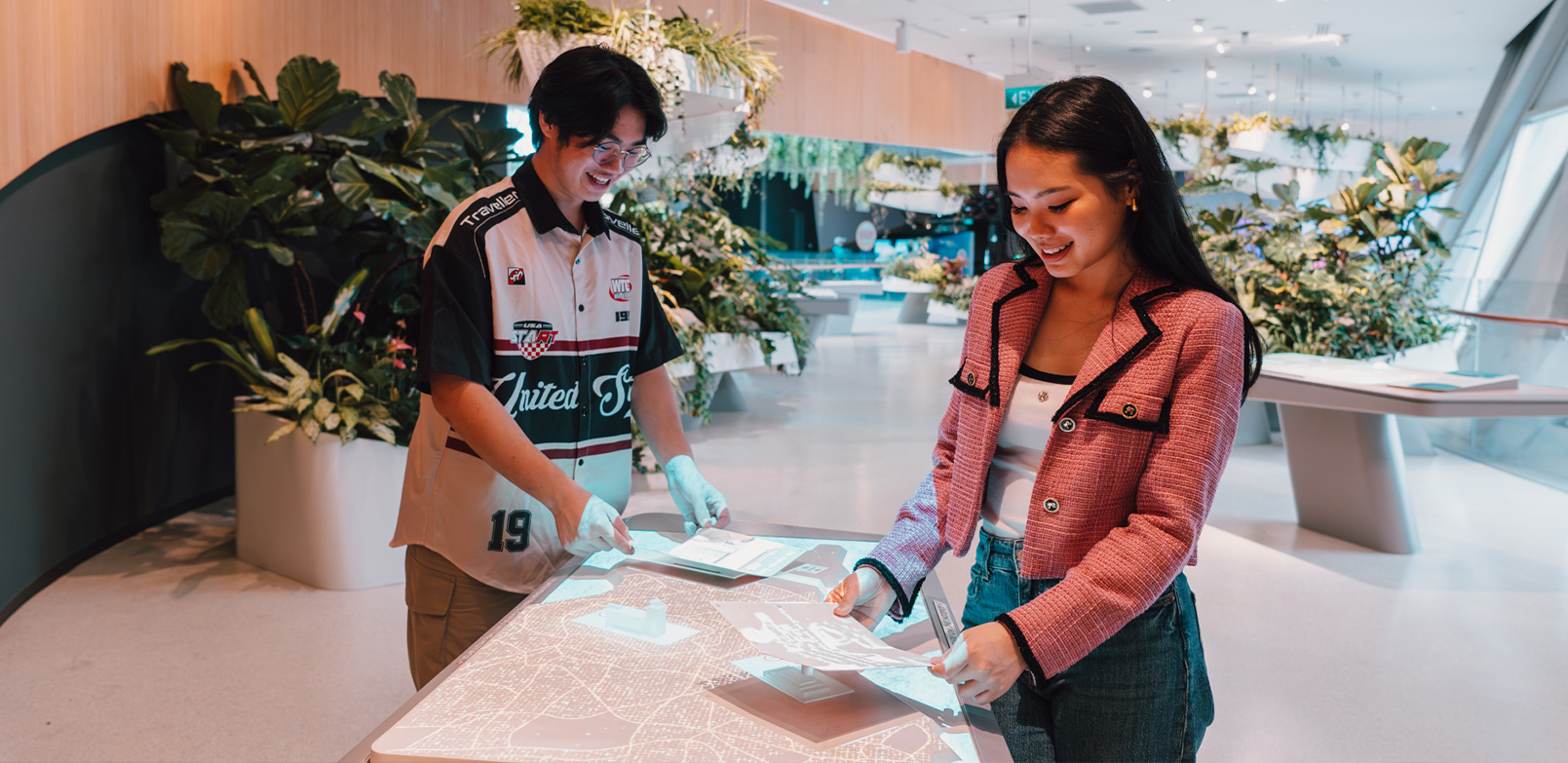 Ada banyak hal seru dan bermanfaat yang bisa dilakukan saat transit di Changi Airport.