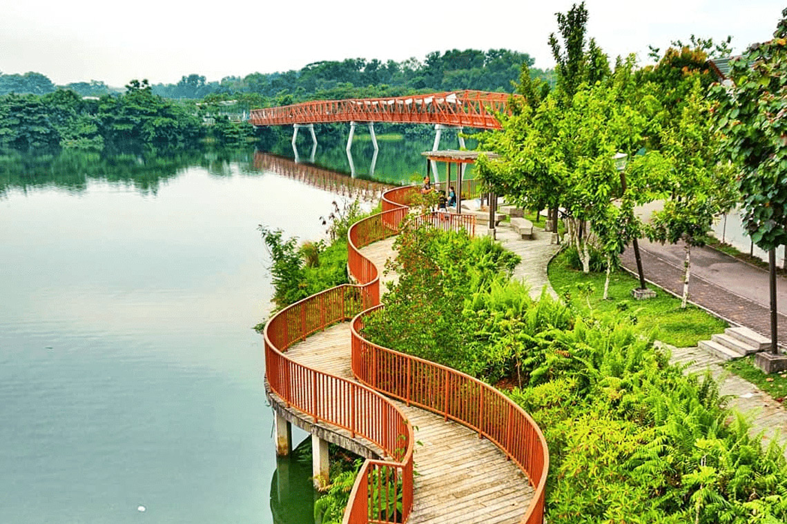 Punggol Waterway Park, salah satu walking trail di Singapura dengan pemandangan waterway yang indah.