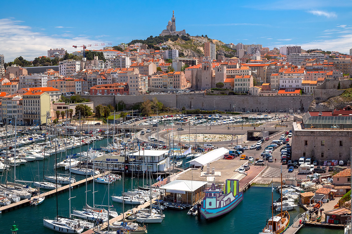 Suasana yang ramai sebagai kota pelabuhan sekaligus pusat perdagangan penting di Prancis menjadikan Marseille destinasi yang begitu menawan.