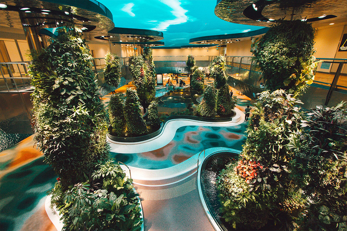 Dreamscape adalah taman baru di Changi Airport yang menggabungkan alam dengan teknologi digital.