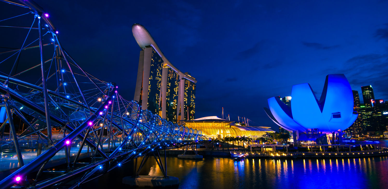 Keliling Singapura malam hari.