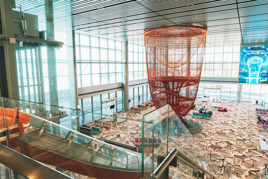 Chandelier, salah satu tempat bermain yang ada di Changi Airport.