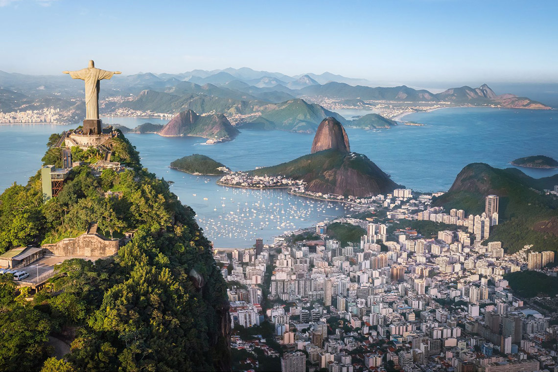 Jalan-jalan di Rio de Janeiro, kota yang indah di Brazil.