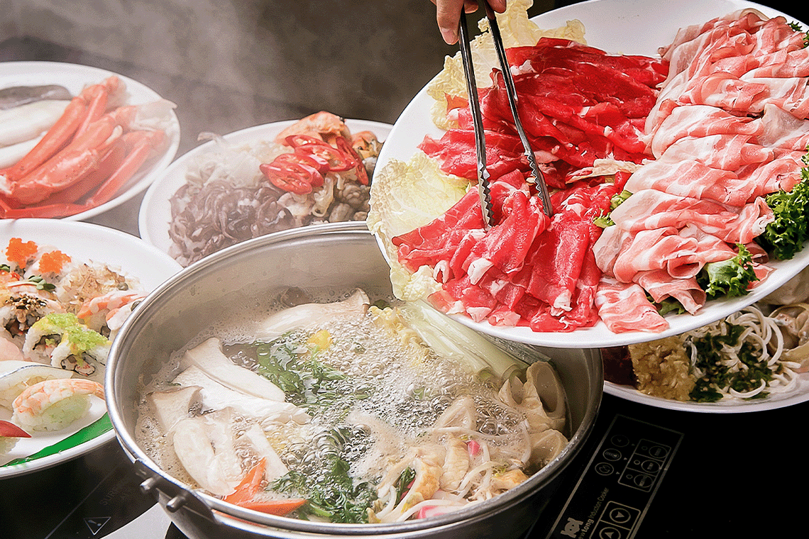 Hot pot, makanan Imlek penting di Taiwan yang melambangkan reuni keluarga.