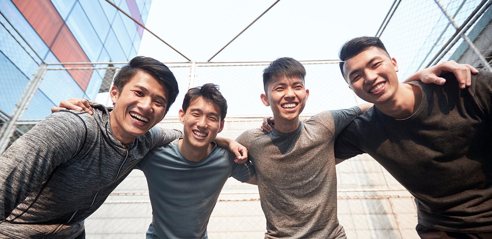 Singapura adalah pilihan destinasi yang tepat buat seru-seruan bareng geng cowok kamu.