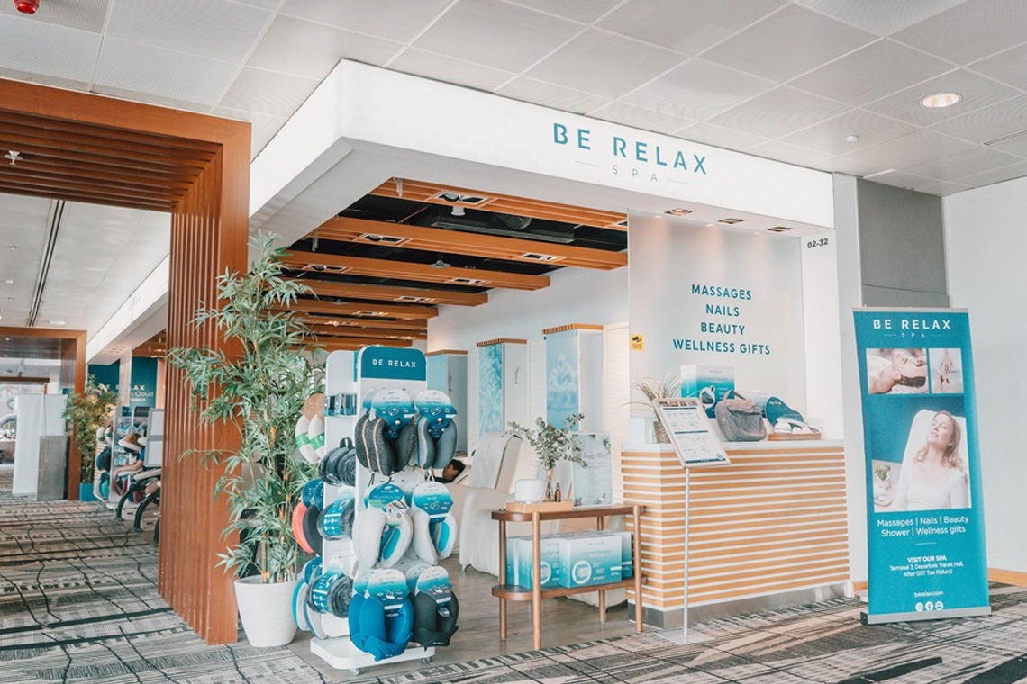 Dapatkan pengalaman transit di Changi Airport yang menenangkan dengan bersantai di spa.