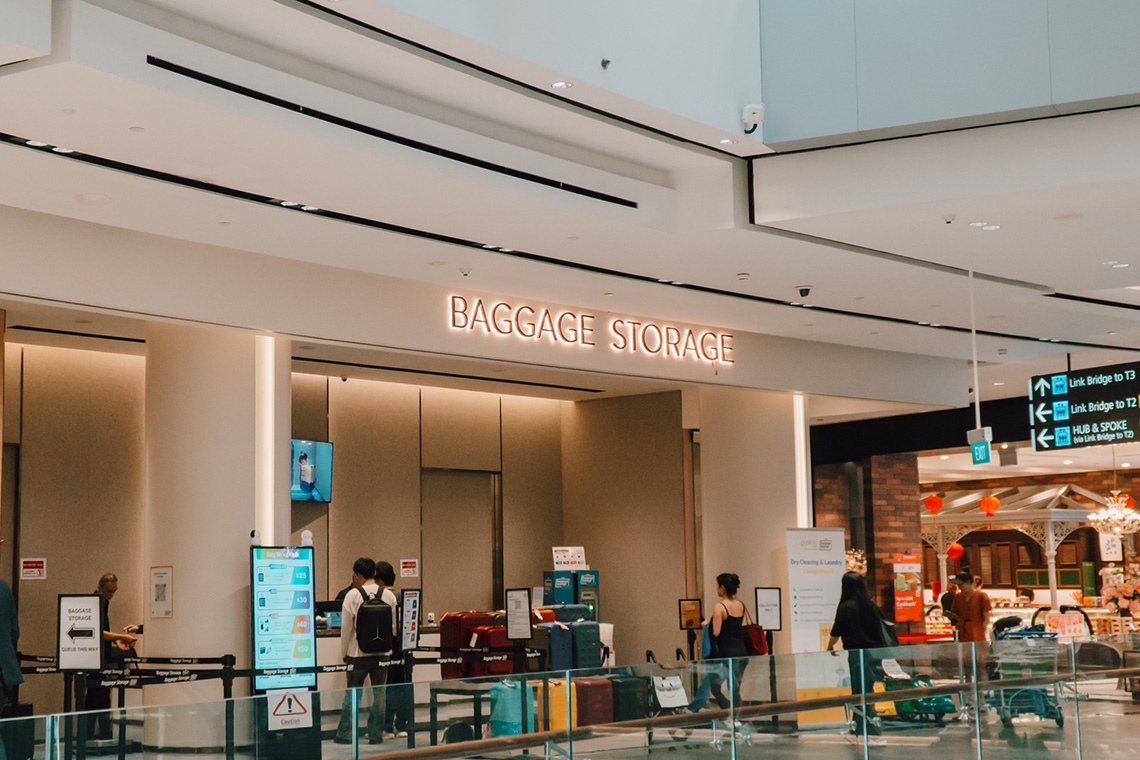 Fasilitas penitipan bagasi di Changi Airport.