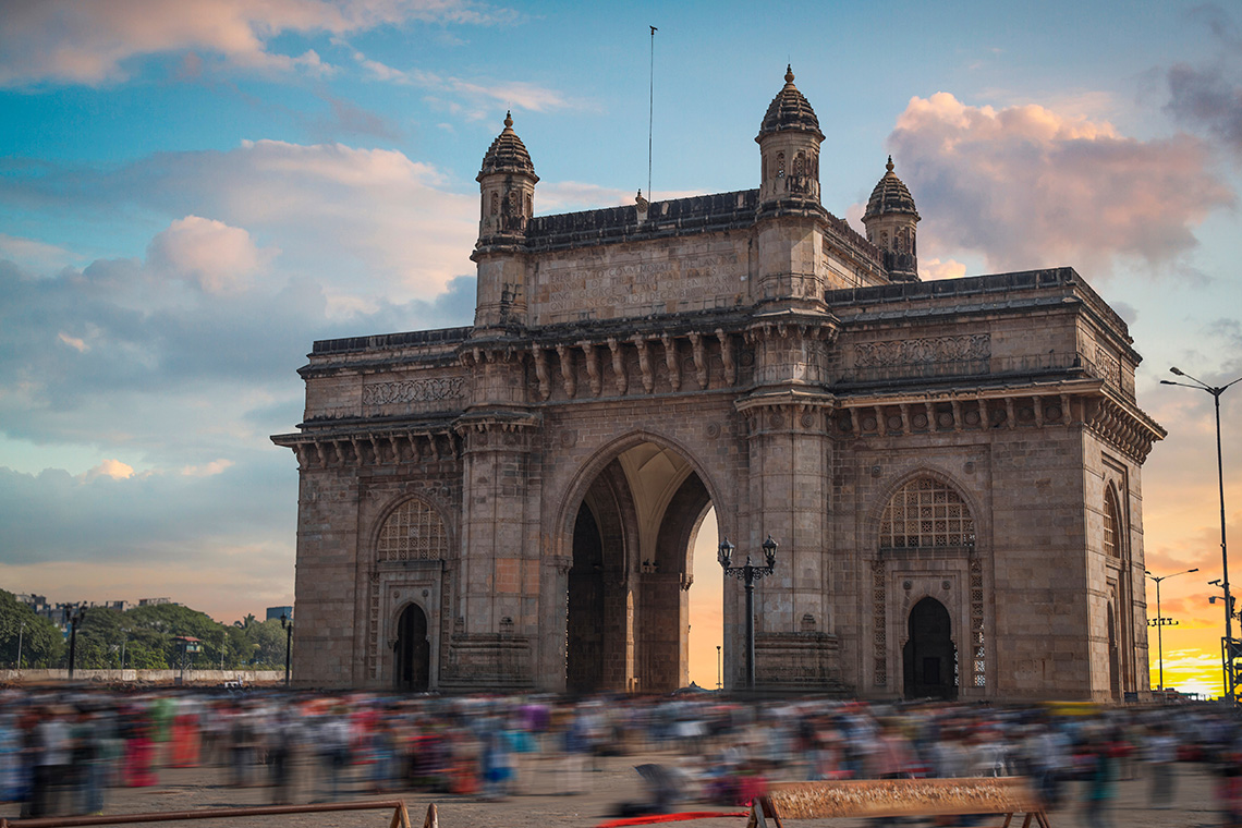 Gateway of India adalah wisata india yang populer.